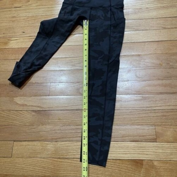 Lululemon Womens Size 2 Fast Free Tight II 25" Non-Reflective Nulux Gray Camo - Picture 16 of 16